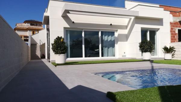 Casa o chalet independiente en Los Montesinos thumbnail 3