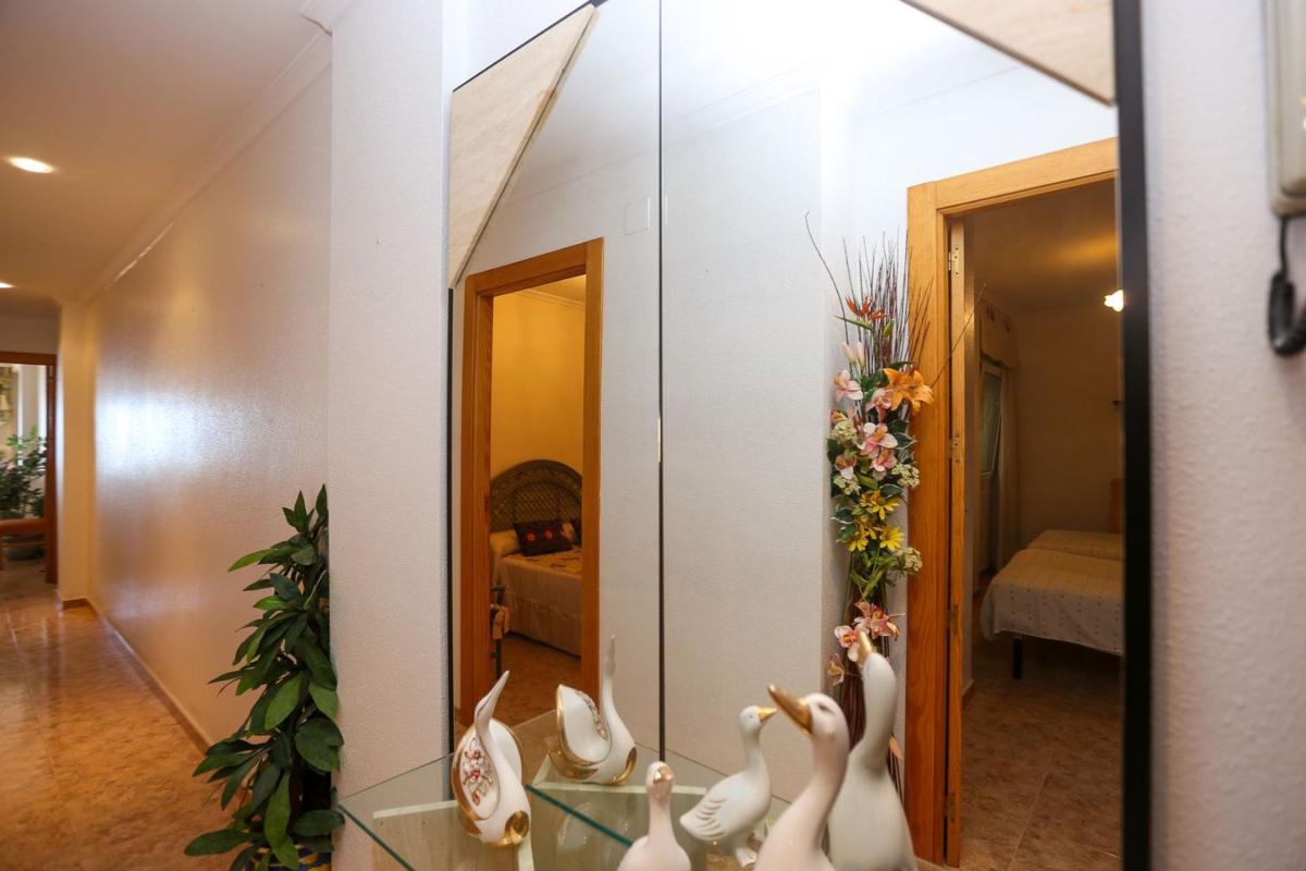 Sale of apartment in Piso en Gaspar Perrelló, Torrevieja, Torrevieja
photo 5