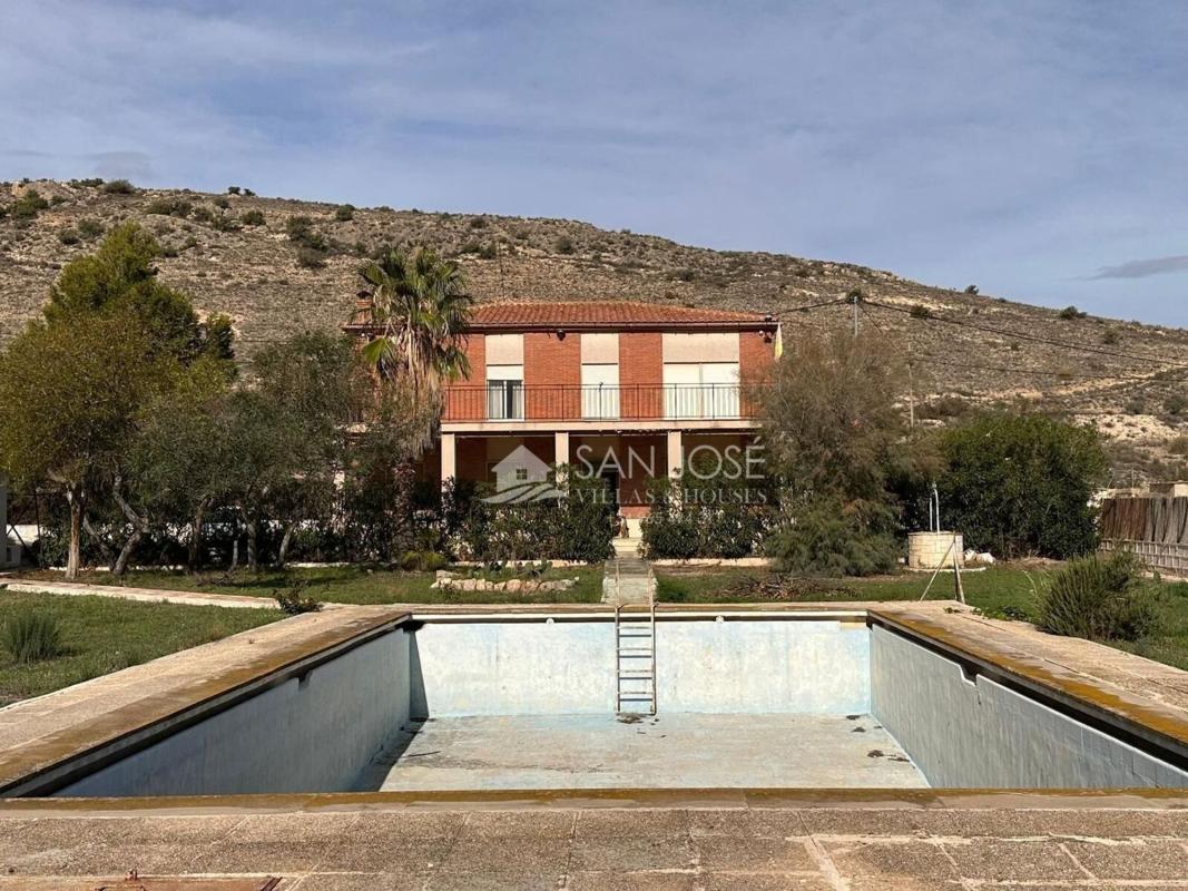 Properties for sale and rent in Spain photo 1
