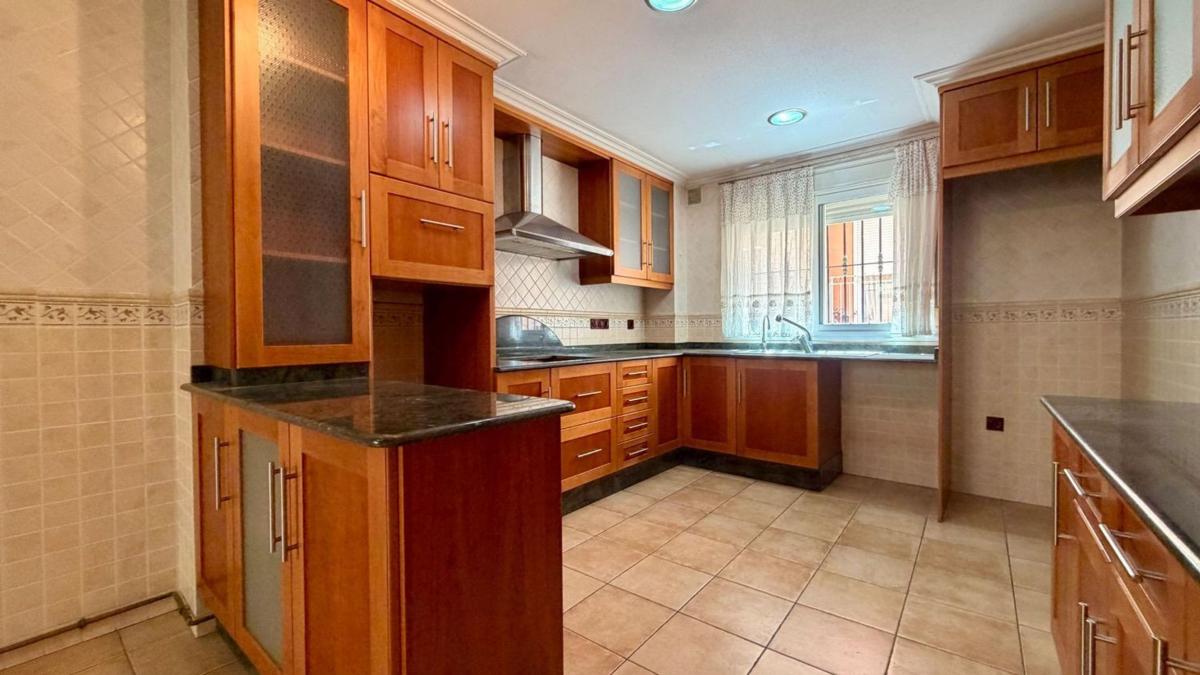 Sale of apartment in Piso en Centro, Elche / Elx, Elche / Elx
 photo 4