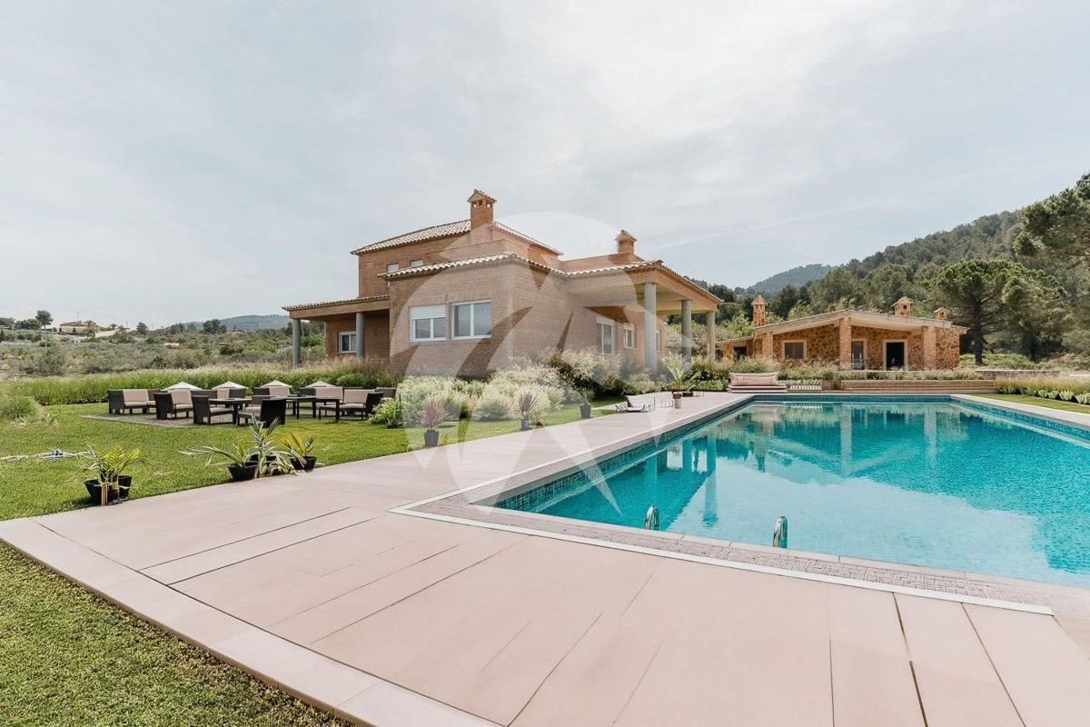 Propiedades en venta y alquiler en España photo 2
