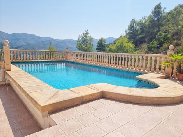 Частный шале на продаже в  Casa o chalet en Pego, Пего photo 3