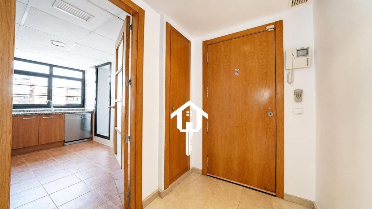 Продажа квартиры на Piso en Calle Médico Andrés Boldó, Paus, Alicante / Alacant, Аликанте / Алакант
photo 3