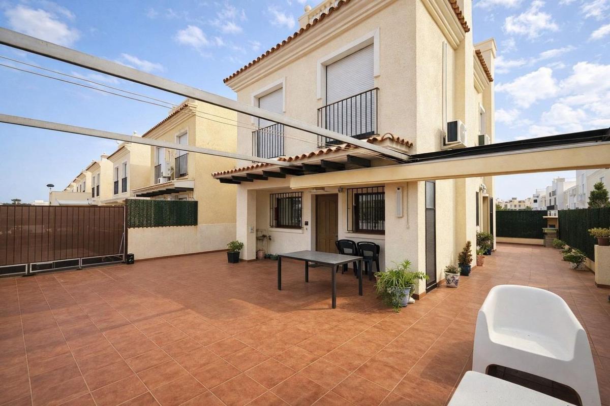Properties for sale and rent in Spain photo 1