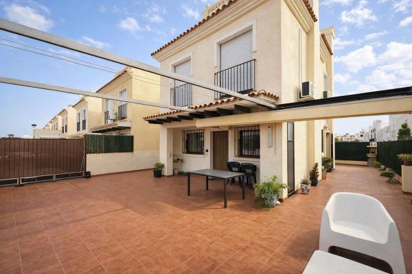 Casa o chalet independiente en Avenida D'Escandinàvia, 41, Gran Vista-Olivo de Oro, Gran Alacant photo 1