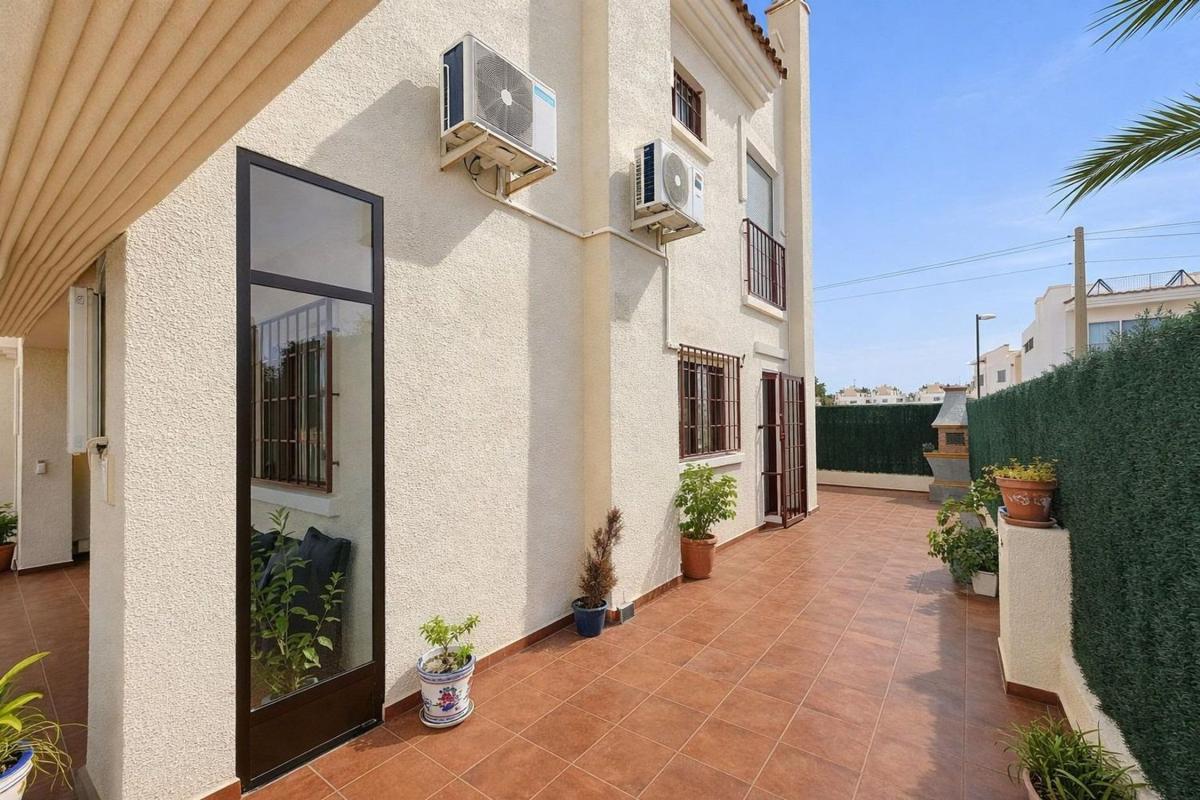 Properties for sale and rent in Spain photo 5
