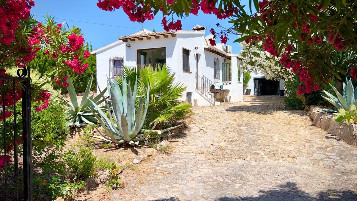 Properties for sale and rent in Spain photo 2