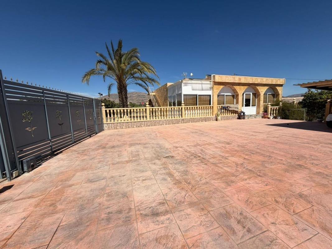 Properties for sale and rent in Spain photo 3