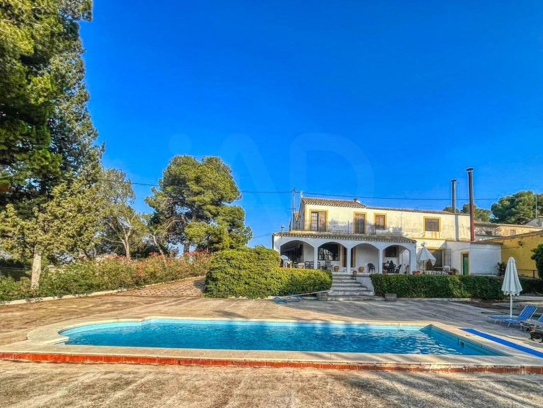 Properties for sale and rent in Spain photo 2