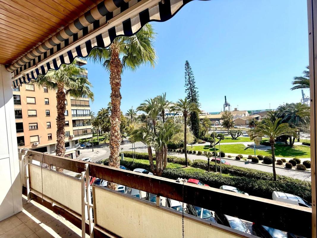 Sale of apartment in Piso en Galicia, Ensanche-Diputación, Alicante / Alacant, Alicante
photo 1