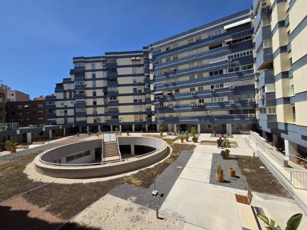 Квартира на продажу на Piso en Avenida Maisonnave, Ensanche-Diputación, Alicante / Alacant, Аликанте / Алакант photo 1