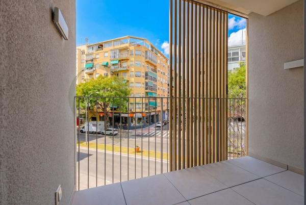 Продажа квартиры на Piso en Calle Profesor Ludovico Correa, Benalúa, Alicante / Alacant, Аликанте / Алакант
thumbnail 2