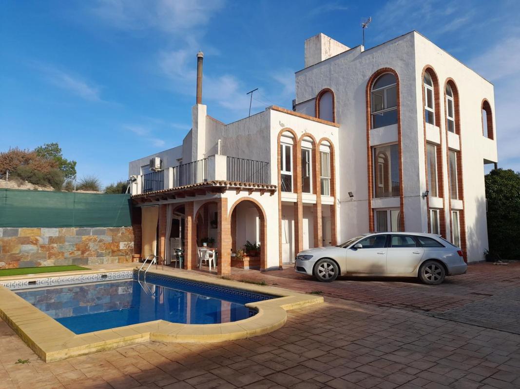 Properties for sale and rent in Spain photo 2