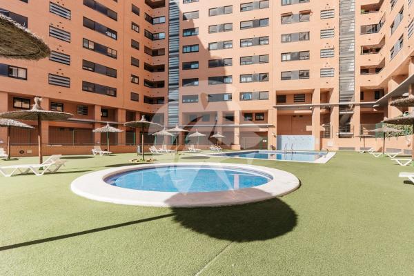 Sprzedaż mieszkania w Piso en Plaza del Alcalde Agatángelo Soler, Garbinet - Parque de las Avenidas, Alicante / Alacant, Alicante / Alacant
 photo 1
