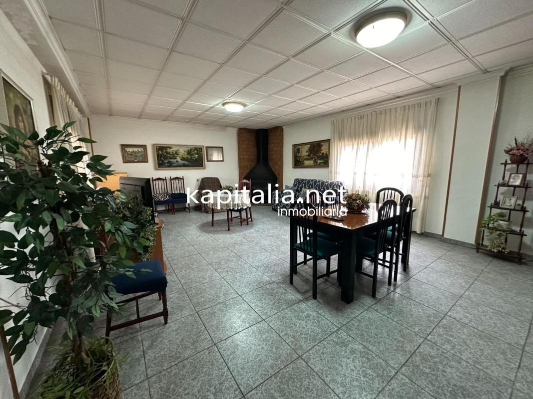 Properties for sale and rent in Spain photo 3