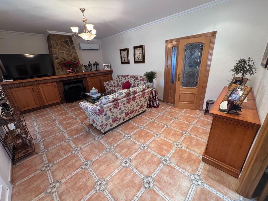 Properties for sale and rent in Spain photo 2