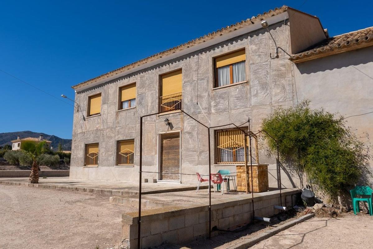Propiedades en venta y alquiler en España photo 1