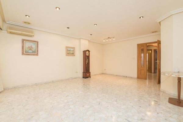 Casa o chalet independiente en Calle Calderón de la Barca, 44, Pont Nou-Corazón de Jesús, Elche / Elx photo 4