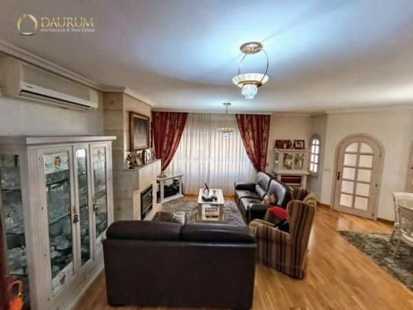 Chalet independiente en venta en Casa o chalet en Calle Cervantes, Centro, San Vicente del Raspeig, San Vicente del Raspeig
 photo 1