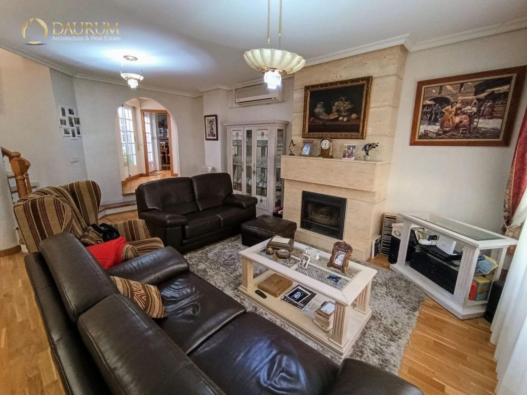 Venta de chalet independiente en Casa o chalet en Calle Cervantes, Centro, San Vicente del Raspeig, San Vicente del Raspeig
photo 4