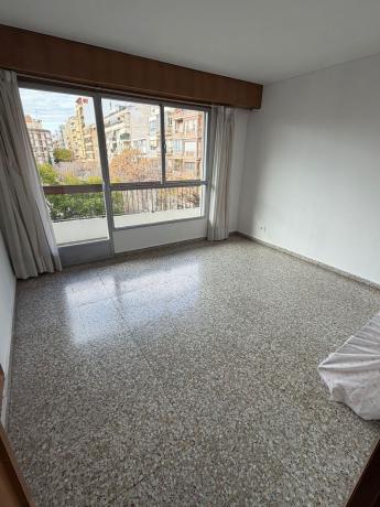Venta de piso en Piso en Calle Portugal, Ensanche-Diputación, Alicante / Alacant, Alicante / Alacant
photo 1