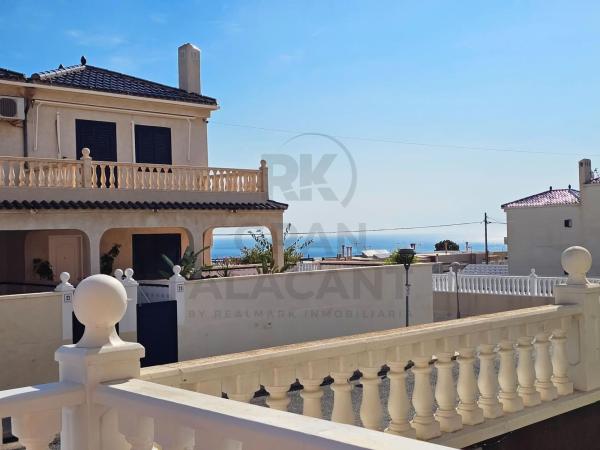 Casa o chalet independiente en Calle La Rioja, 18, Panorama-Sierramar, Gran Alacant photo 1