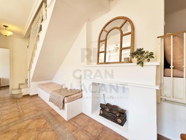Casa o chalet independiente en Calle La Rioja, 18, Panorama-Sierramar, Gran Alacant thumbnail 2