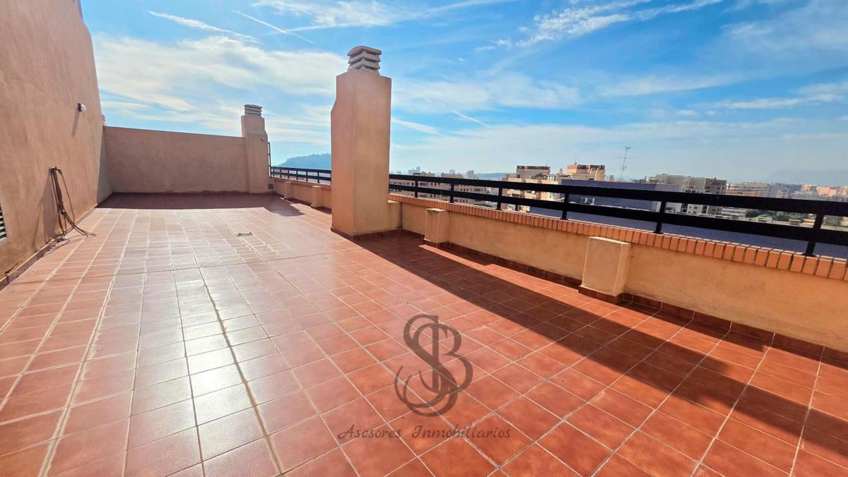Sale of apartment in Piso en Plaza del Alcalde Agatángelo Soler, Garbinet - Parque de las Avenidas, Alicante / Alacant, Alicante
photo 1