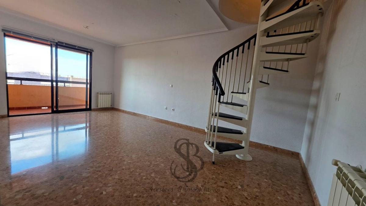 Sale of apartment in Piso en Plaza del Alcalde Agatángelo Soler, Garbinet - Parque de las Avenidas, Alicante / Alacant, Alicante
photo 3