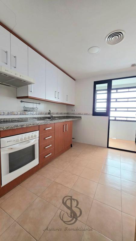 Sale of apartment in Piso en Plaza del Alcalde Agatángelo Soler, Garbinet - Parque de las Avenidas, Alicante / Alacant, Alicante
photo 5