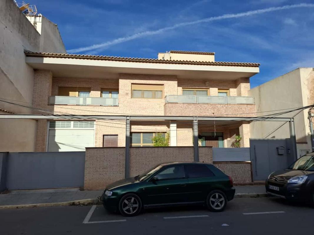 Properties for sale and rent in Spain photo 2