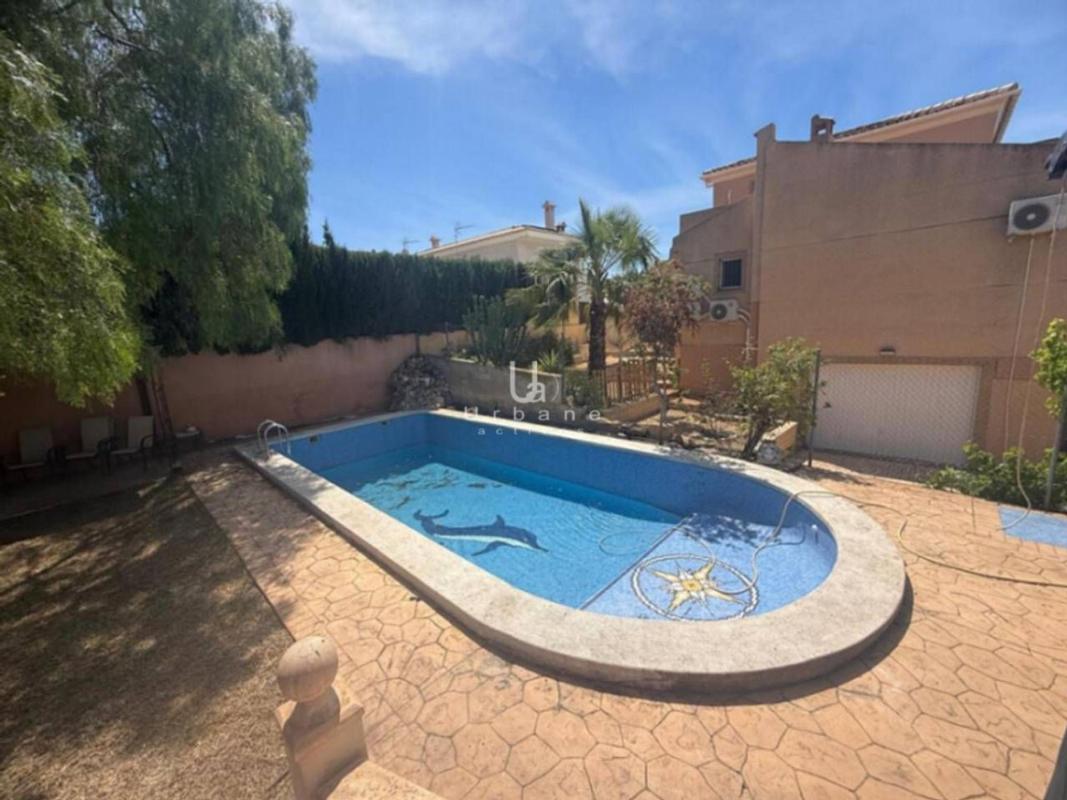 Propiedades en venta y alquiler en España photo 1