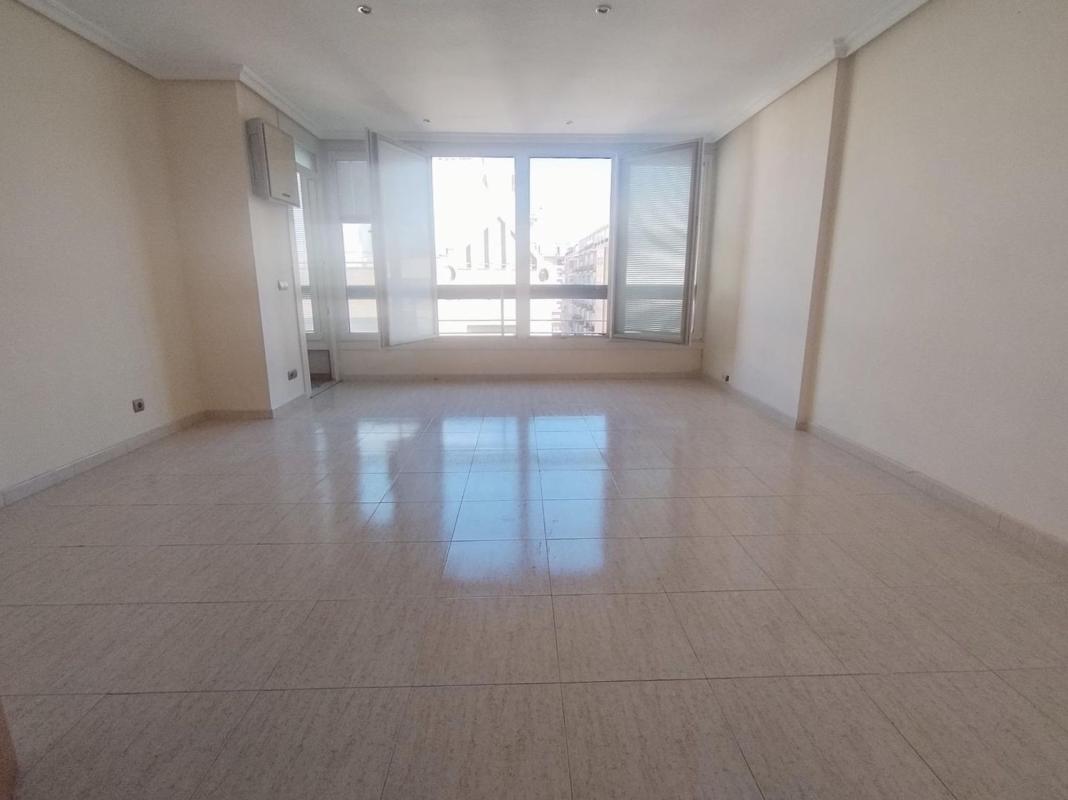 Sale of apartment in Piso en Ensanche-Diputación, Alicante / Alacant, Alicante
photo 2