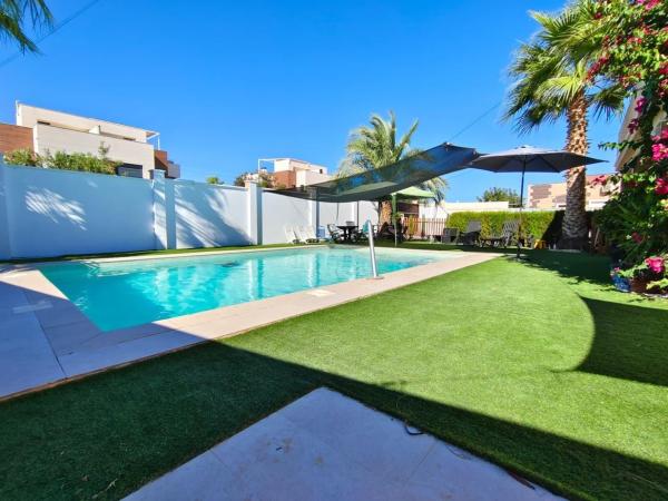 Casa o chalet independiente en Avenida García Lorca, 27, La Siesta - El Salado - Torreta, Torrevieja photo 2