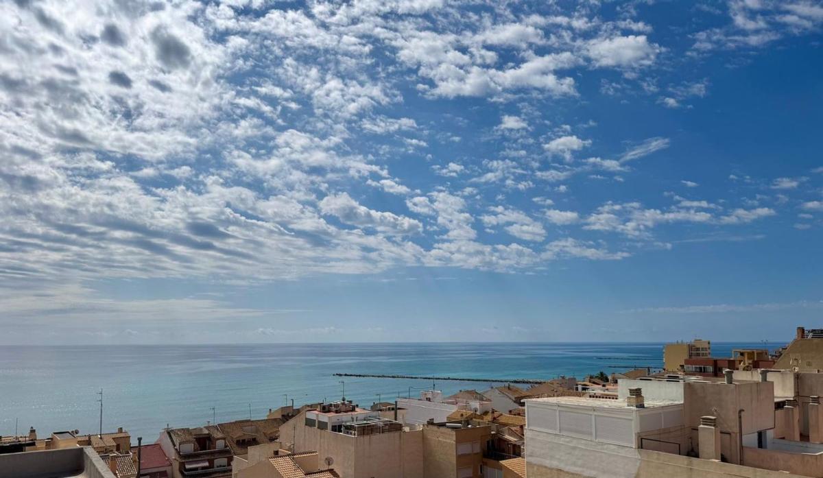 Продажа квартиры на Piso en Avenida del Carrer de la Mar, Campello Playa, El Campello, Эль Кампельо
photo 1