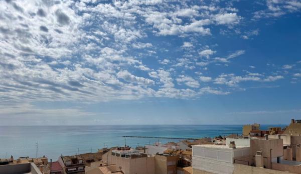 Продажа квартиры на Piso en Avenida del Carrer de la Mar, Campello Playa, El Campello, Эль Кампельо
photo 1