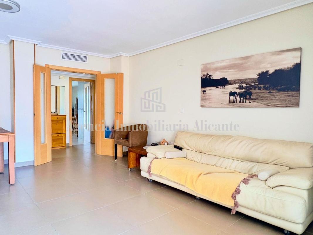Sale of apartment in Piso en Calle Rosa Chacel, Babel, Alicante / Alacant, Alicante
photo 3