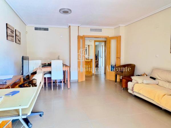 Sale of flat in Piso en Calle Rosa Chacel, Babel, Alicante / Alacant, Alicante
 photo 4