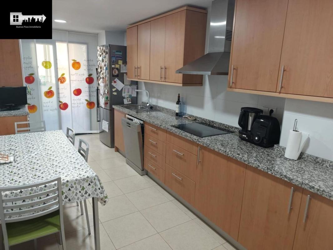 Sale of apartment in Piso en Calle Alberola, 7, Benalúa, Alicante / Alacant, Alicante
 photo 2