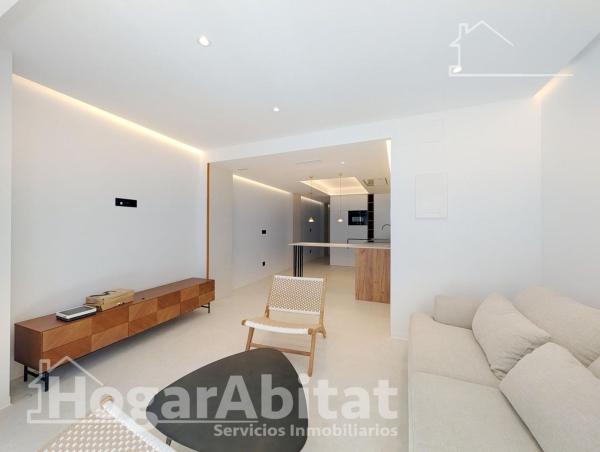 Venta de piso en Piso en Calle Gravina, Casco Histórico-Santa Cruz, Alicante / Alacant, Alicante / Alacant
photo 1