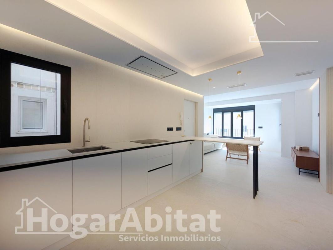 Sale of apartment in Piso en Calle Gravina, Casco Histórico-Santa Cruz, Alicante / Alacant, Alicante
 photo 3