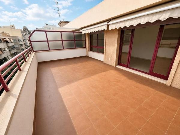 Ático en venta en Ático en Calle Pintor Lorenzo Casanova, 43, Ensanche-Diputación, Alicante / Alacant, Alicante / Alacant photo 1