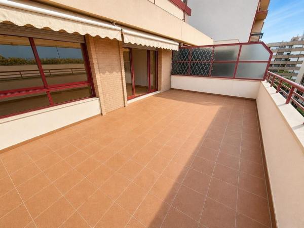 Ático en venta en Ático en Calle Pintor Lorenzo Casanova, 43, Ensanche-Diputación, Alicante / Alacant, Alicante / Alacant thumbnail 2
