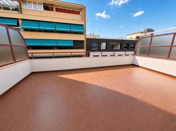 Ático en venta en Ático en Calle Pintor Lorenzo Casanova, 43, Ensanche-Diputación, Alicante / Alacant, Alicante / Alacant thumbnail 3