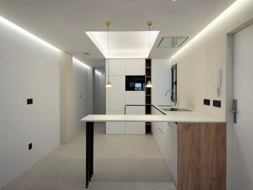Sale of apartment in Piso en Calle Gravina, 17, Casco Histórico-Santa Cruz, Alicante / Alacant, Alicante
photo 5