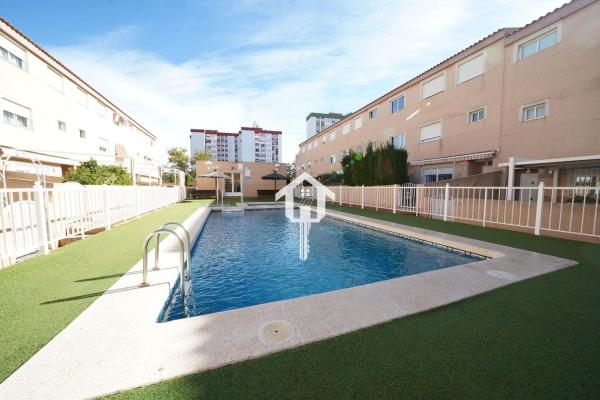 Chalet adosado en Calle Cat Eliseo Gómez Serra, Ciudad Jardín, Alicante / Alacant thumbnail 2