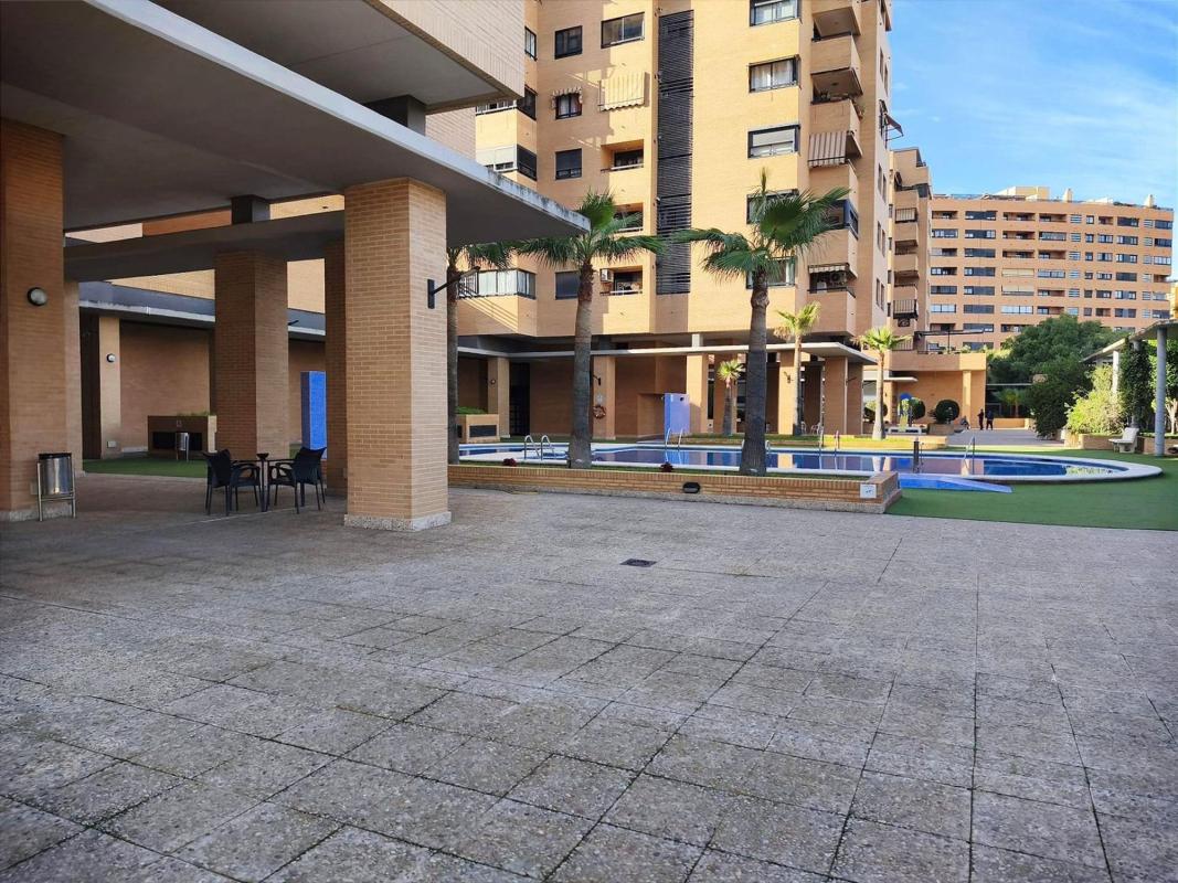 Sale of apartment in Piso en Garbinet - Parque de las Avenidas, Alicante / Alacant, Alicante
photo 2