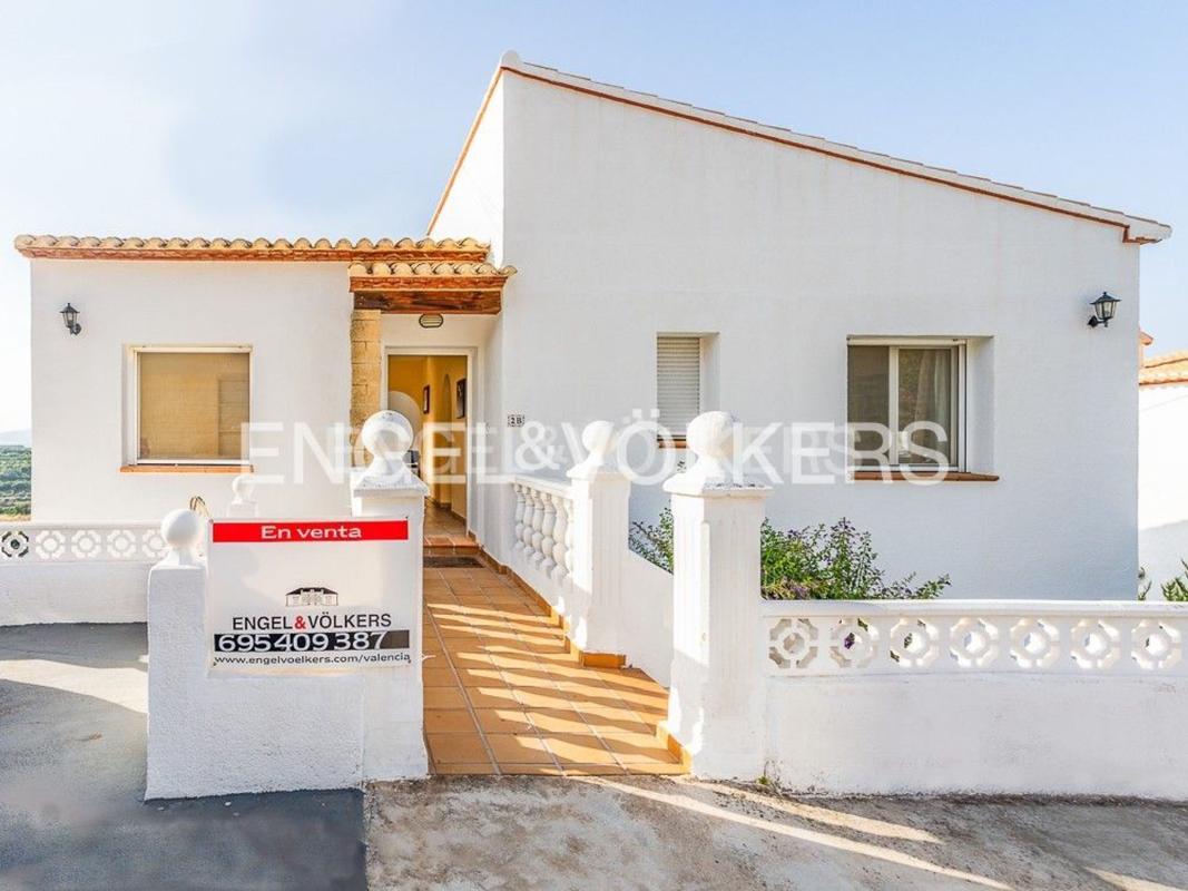 Properties for sale and rent in Spain photo 3