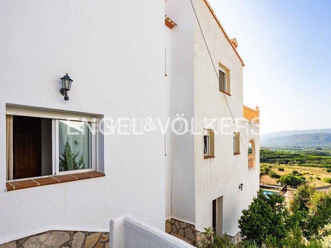 Properties for sale and rent in Spain photo 5