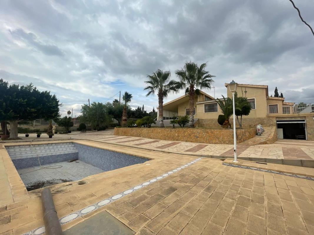 Properties for sale and rent in Spain photo 3